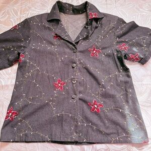Vintage Floral Embroidered Button-Up Shirt Jean Shirt - Women's Size L to XL